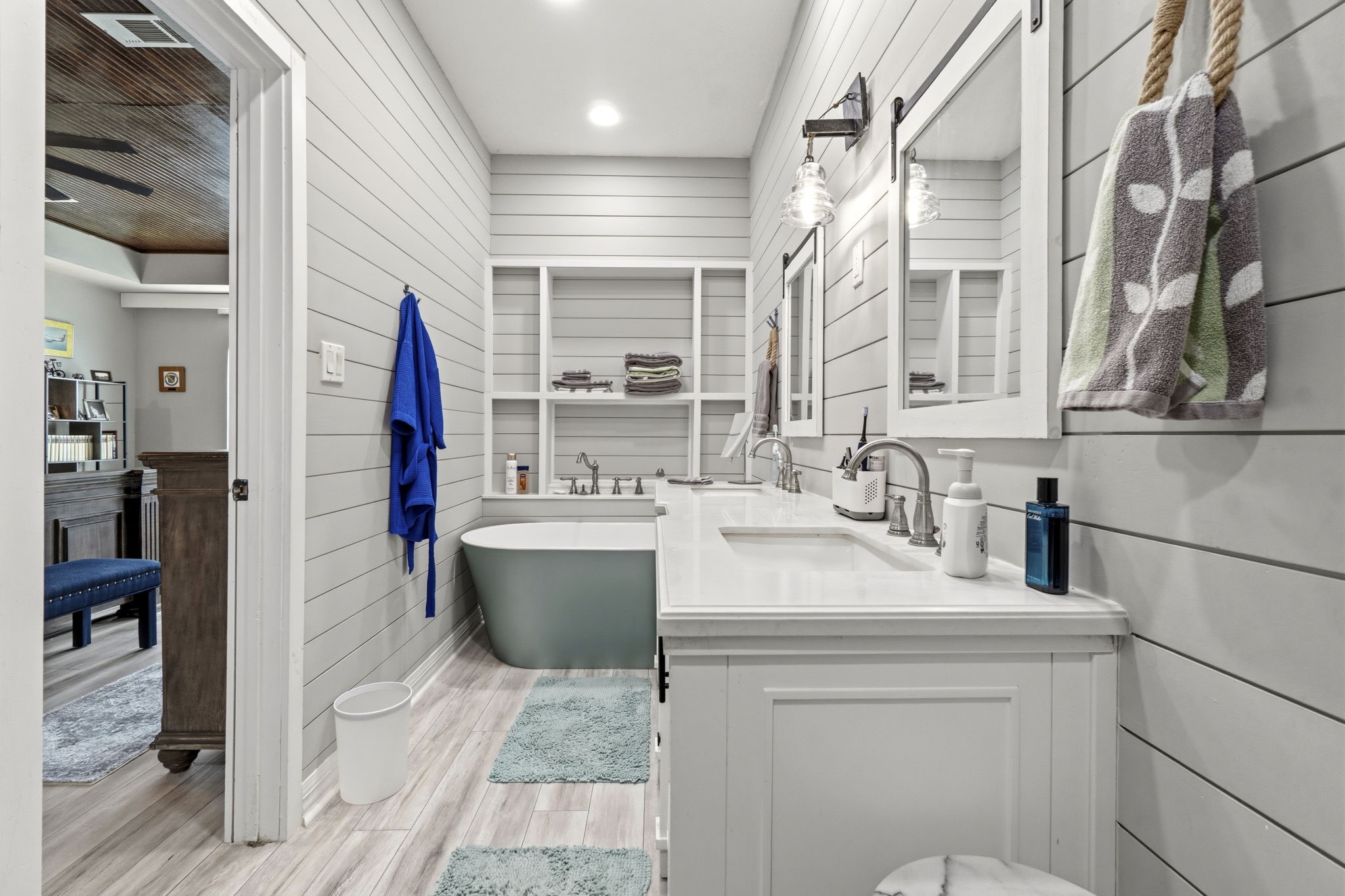 2 Key Harbour Conroe, TX 77356 - Photo 29 of 41 a room with a washer and dryer