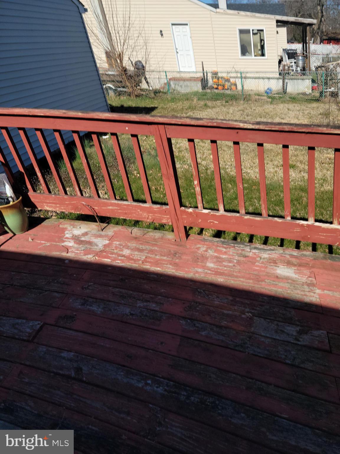 116 Rutgers Road Pennsville, NJ 08070 - Photo 7 of 11 Deck off of the back of the house