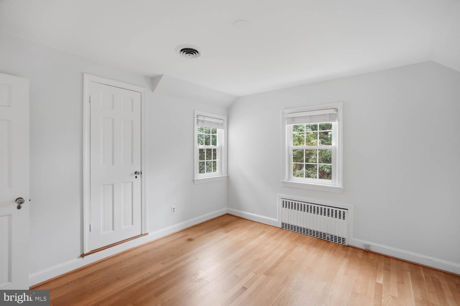 3419 Woodside Road Alexandria, VA 22310 - Photo 26 of 48 bedroom 2 - upper