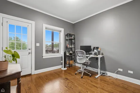 $380,000 | 2152 West Ainslie Street, Unit 3, Chicago, IL 60625