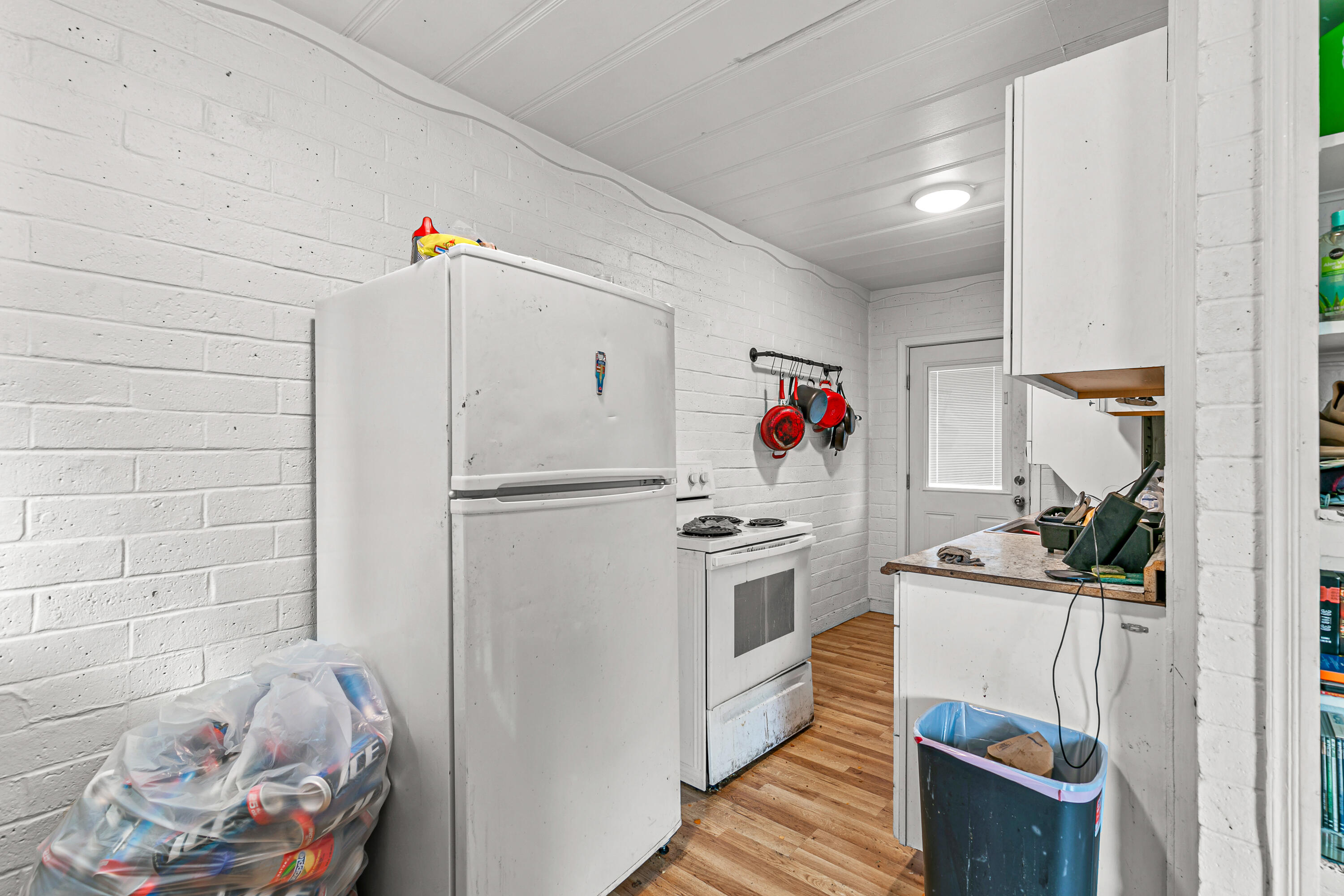 1048 West 13th Street Medford, OR 97501 - Photo 15 of 24