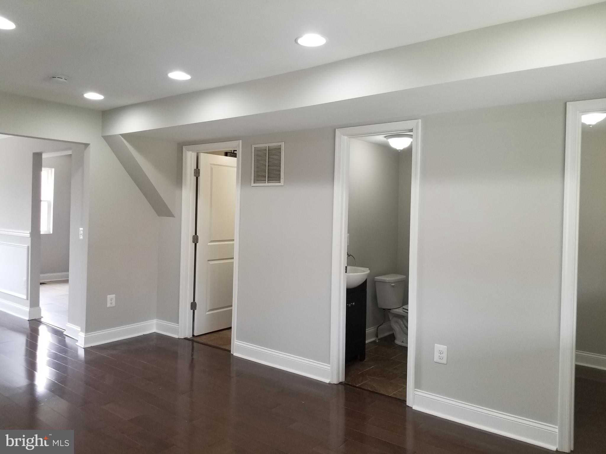 3911 Glenhunt Road Baltimore, MD 21229 - Photo 3 of 18 Gallery Image 3