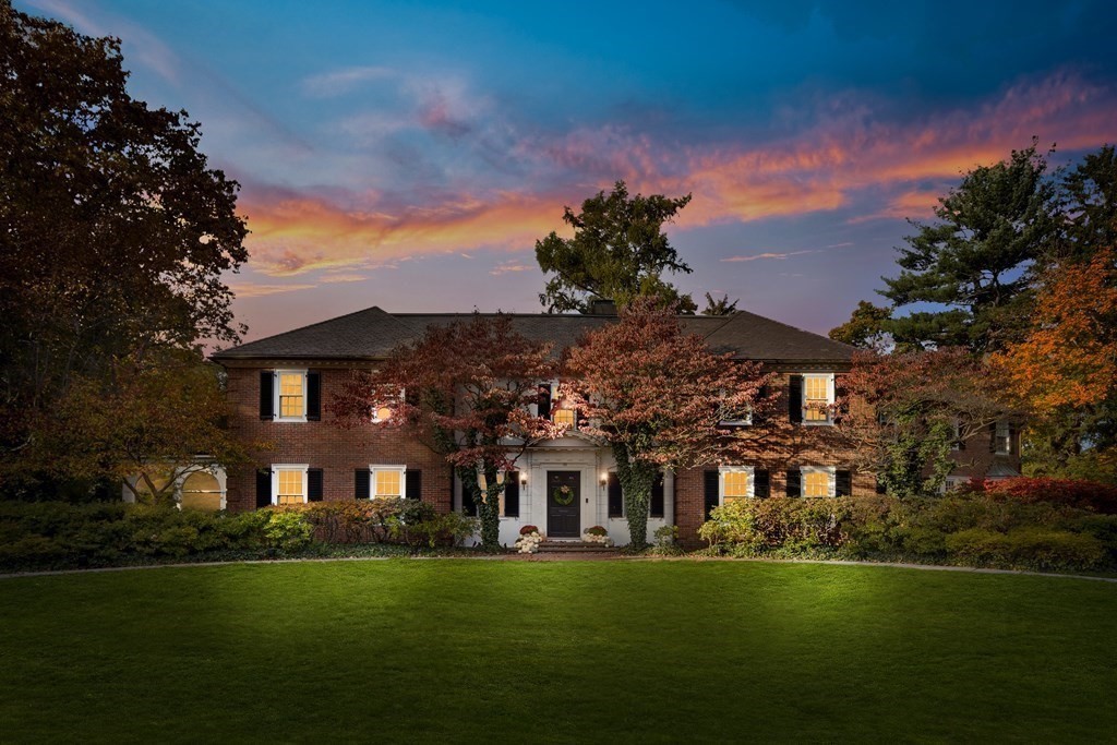 35 Wykeham Road Newton, MA 02465 - Photo 40 of 40 a view of a big building with a big yard