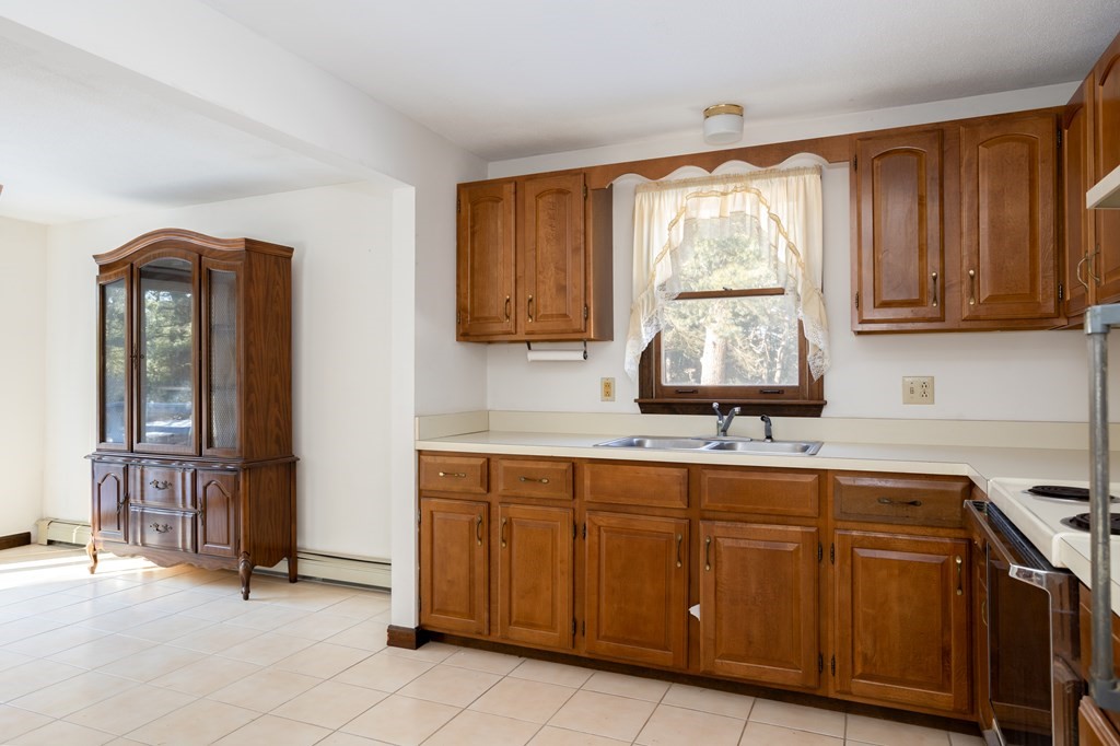 136 Charge Pond Road Wareham, MA 02571 - Photo 23 of 29 Gallery Image 23