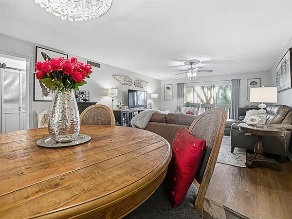 $295,000 | 601 North Mc Donald Street, Unit 109, Mount Dora, FL 32757