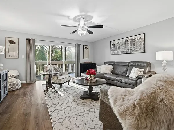 $295,000 | 601 North Mc Donald Street, Unit 109, Mount Dora, FL 32757