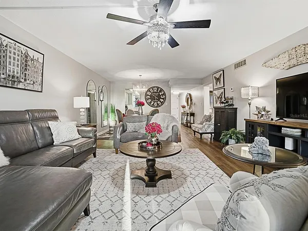 $295,000 | 601 North Mc Donald Street, Unit 109, Mount Dora, FL 32757