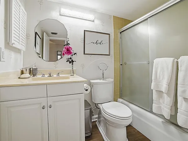 $295,000 | 601 North Mc Donald Street, Unit 109, Mount Dora, FL 32757