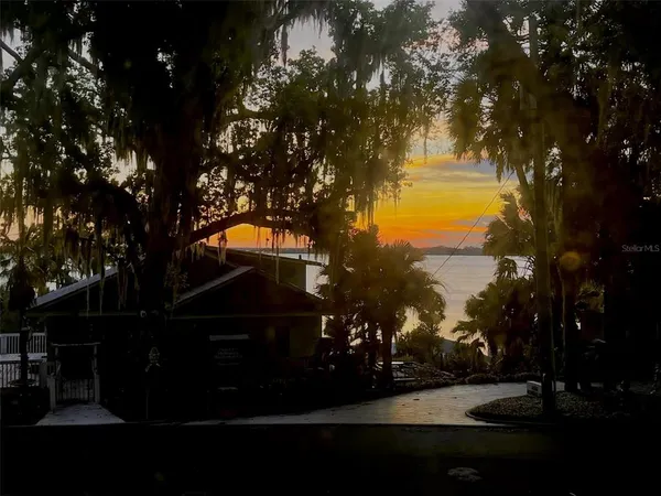 $295,000 | 601 North Mc Donald Street, Unit 109, Mount Dora, FL 32757