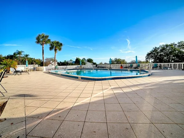 $295,000 | 601 North Mc Donald Street, Unit 109, Mount Dora, FL 32757