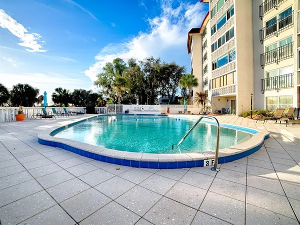 $295,000 | 601 North Mc Donald Street, Unit 109, Mount Dora, FL 32757