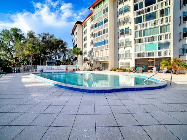 $295,000 | 601 North Mc Donald Street, Unit 109, Mount Dora, FL 32757