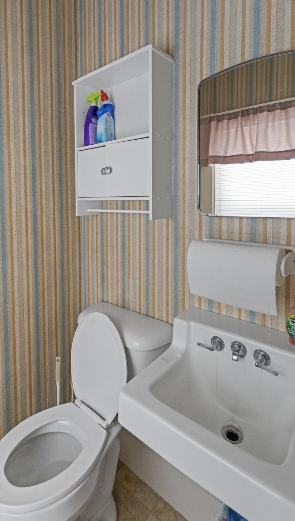 201 Knox Street Rumford, ME 04276 - Photo 21 of 38 IMG_2074