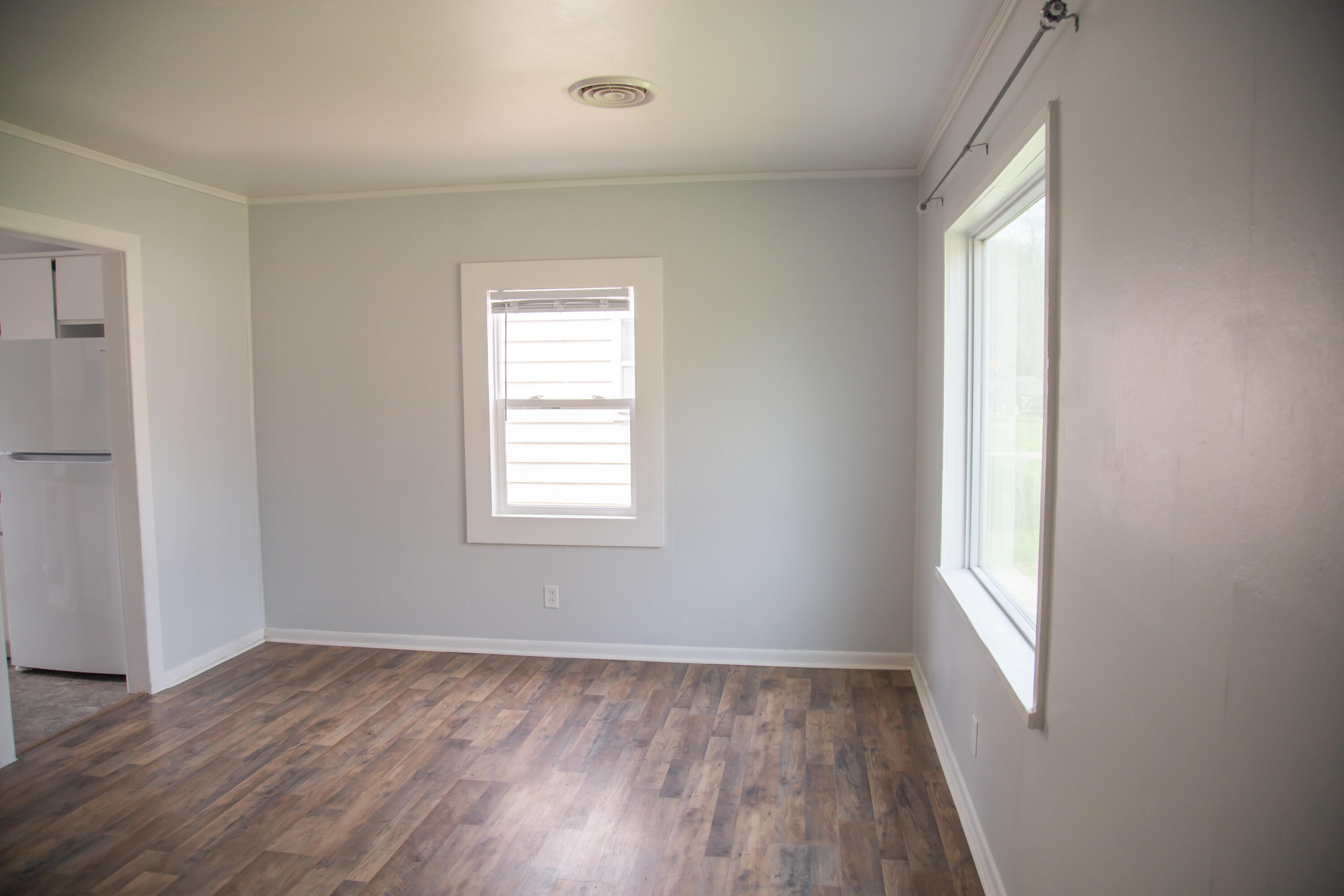 1319 Wayside Road Kalamazoo, MI 49048 - Photo 2 of 16 IMG_0611-3