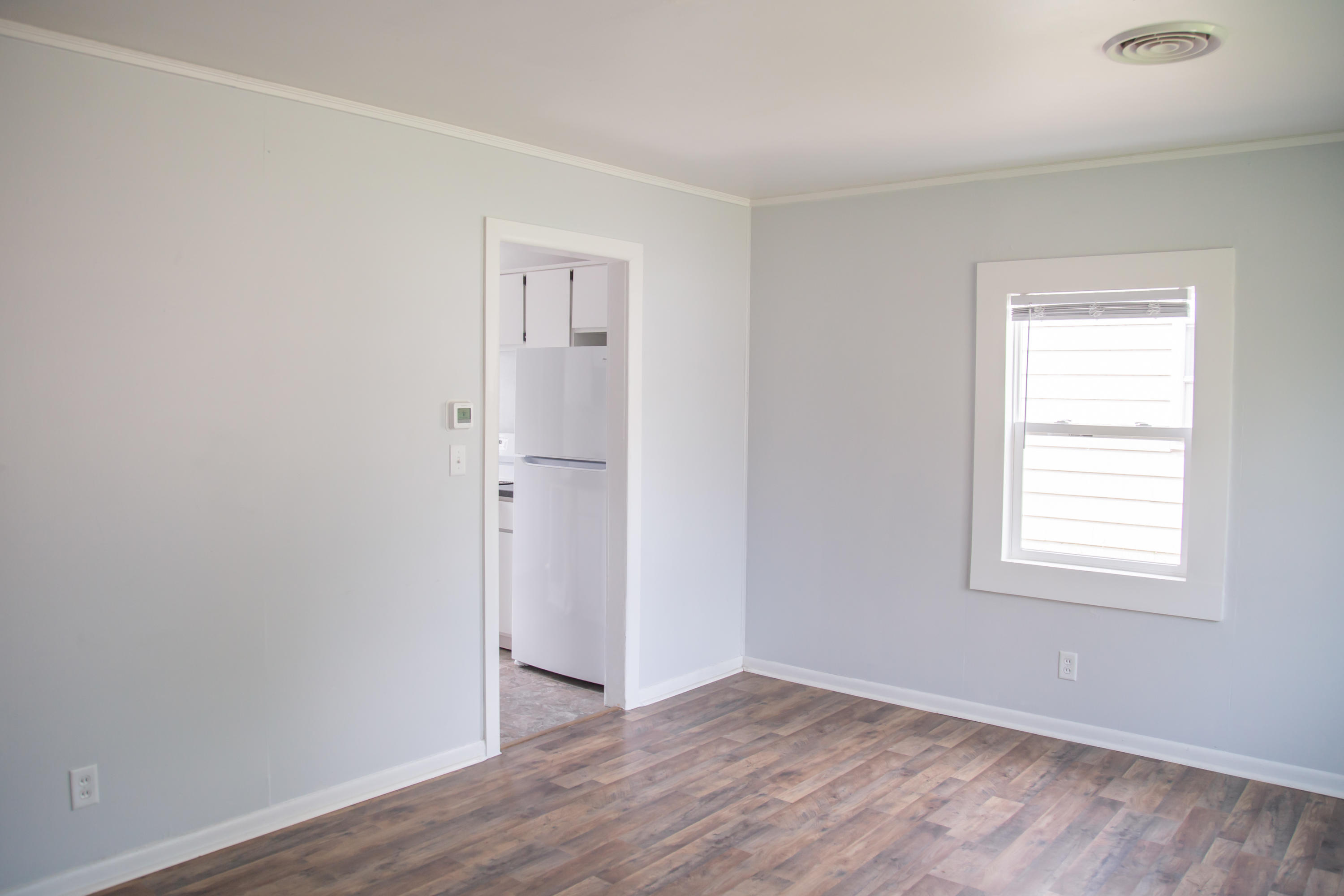 1319 Wayside Road Kalamazoo, MI 49048 - Photo 4 of 16 IMG_0613-4