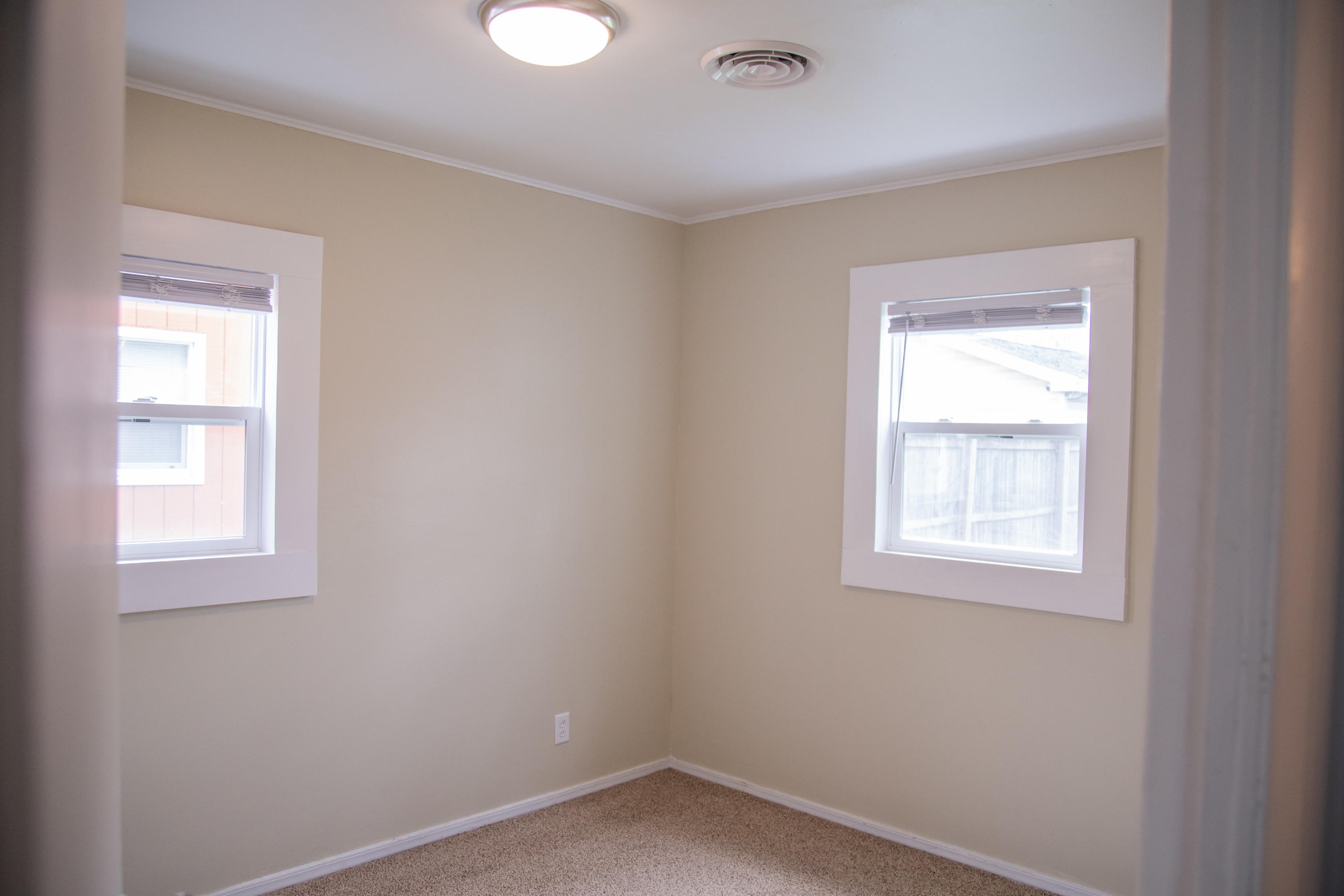 1319 Wayside Road Kalamazoo, MI 49048 - Photo 9 of 16 IMG_0630-17