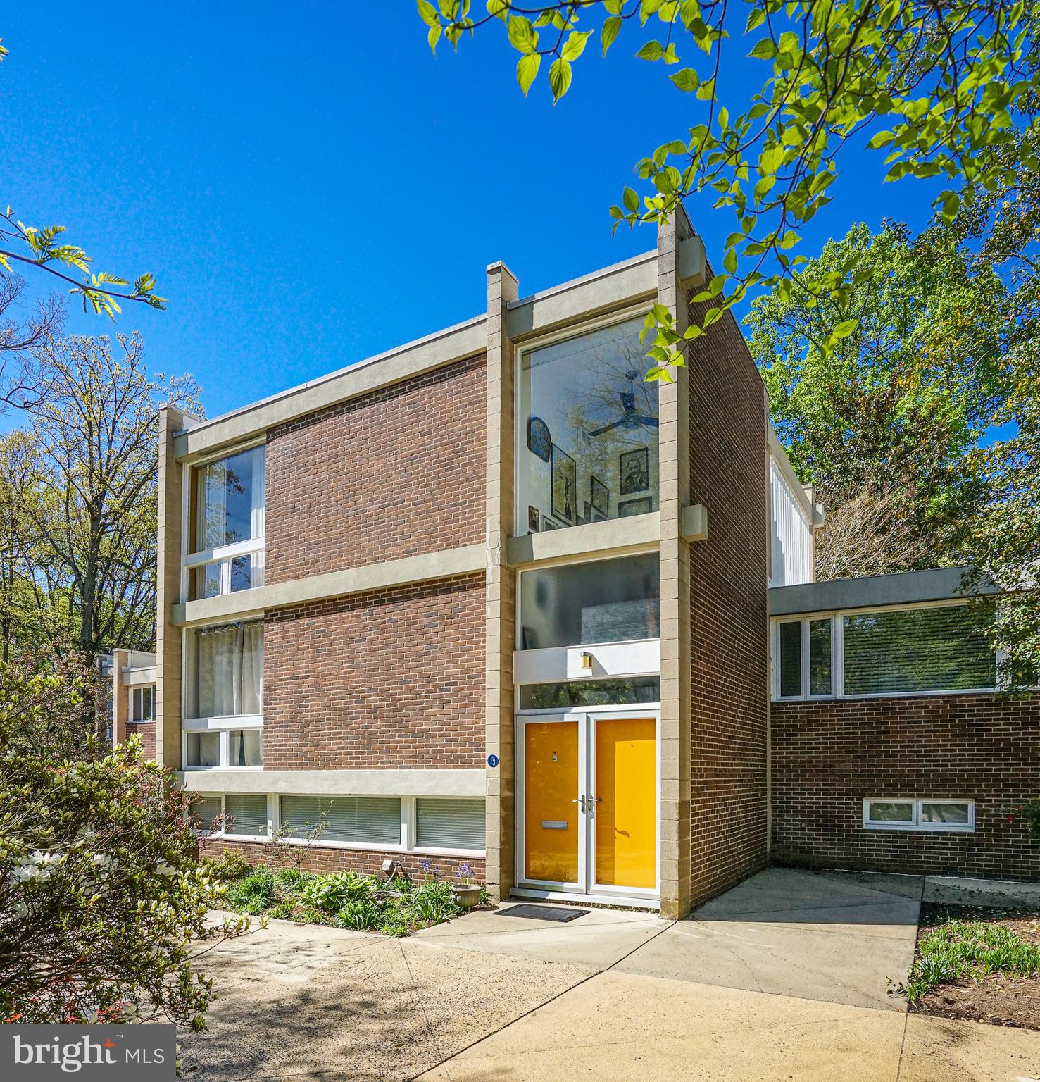 11513 Maple Ridge Road Reston, VA 20190 - Photo 1 of 51 Gallery Image 1