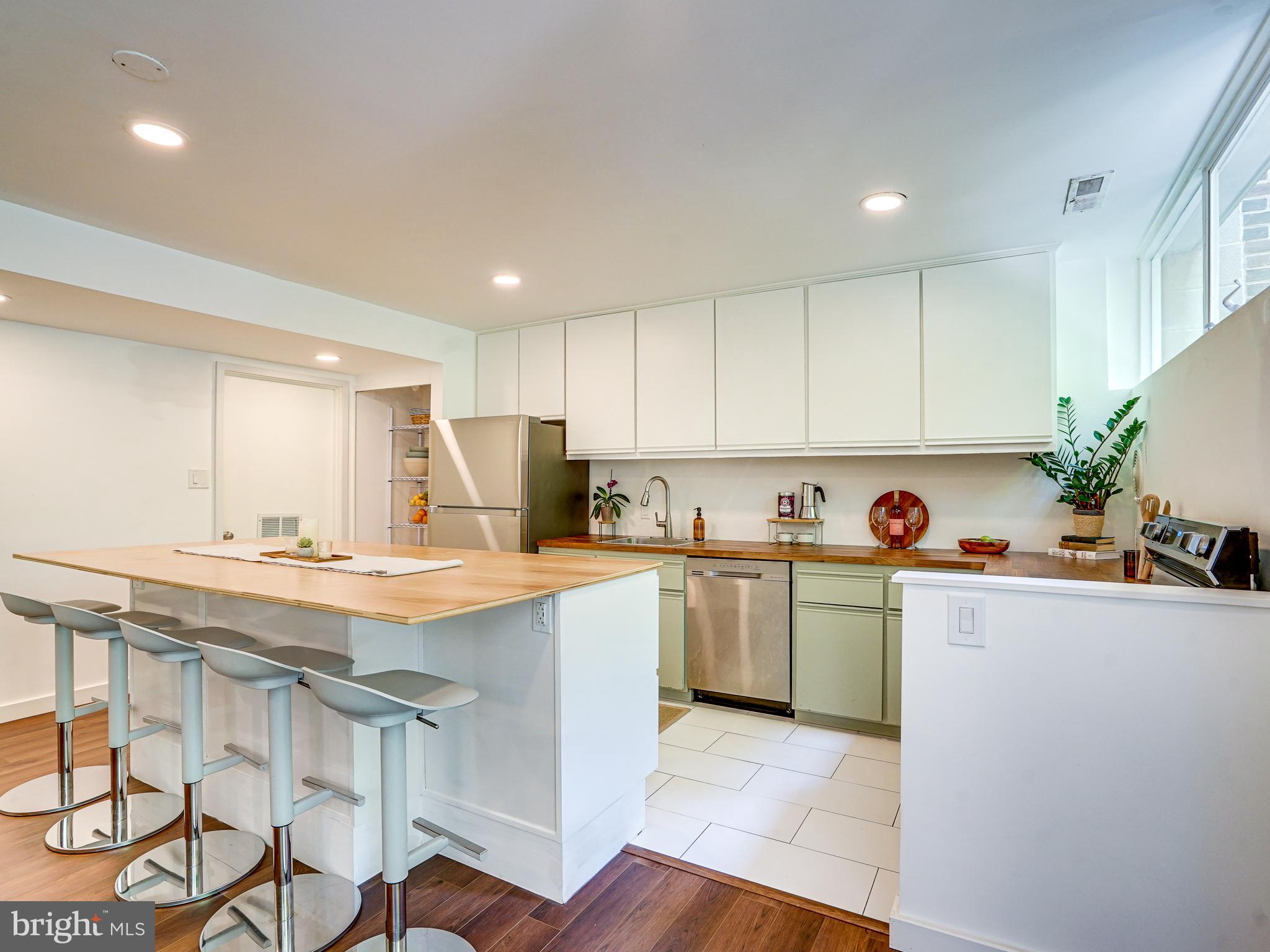 11513 Maple Ridge Road Reston, VA 20190 - Photo 20 of 51 Gallery Image 20