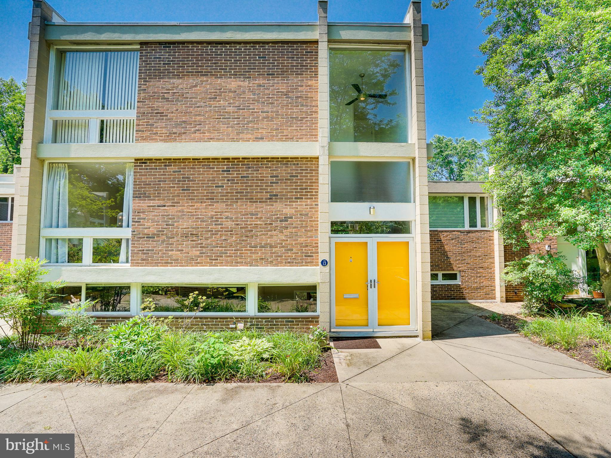 11513 Maple Ridge Road Reston, VA 20190 - Photo 3 of 51 Gallery Image 3