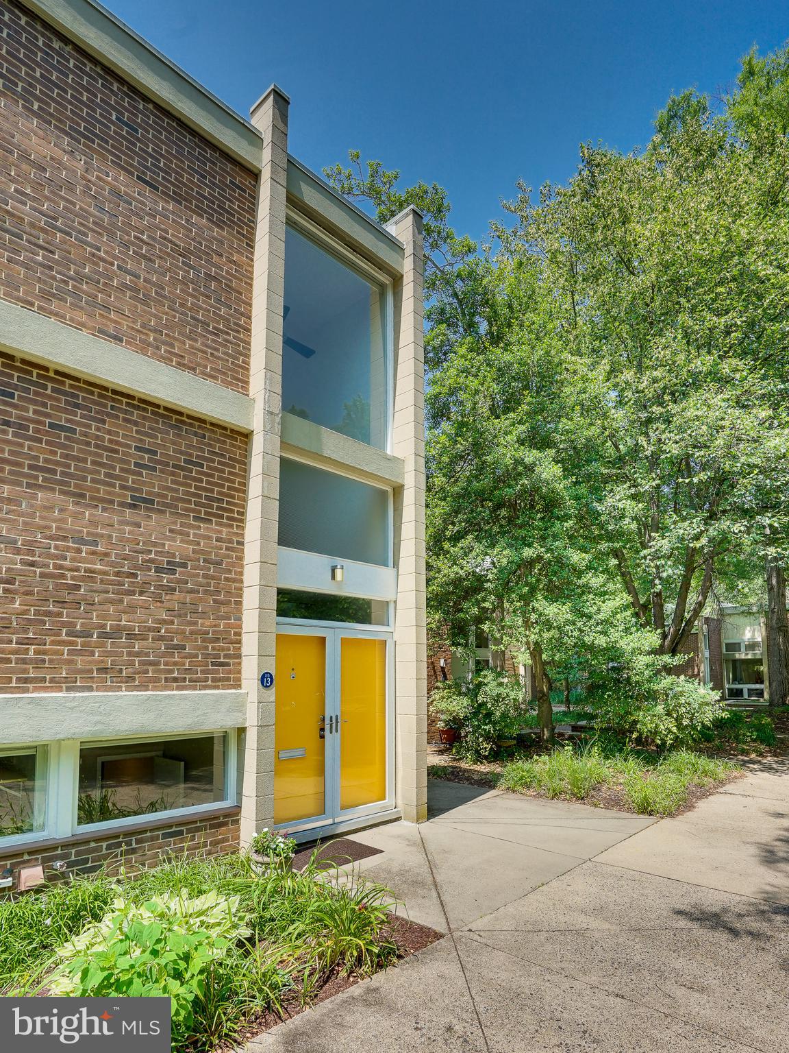 11513 Maple Ridge Road Reston, VA 20190 - Photo 5 of 51 Gallery Image 5