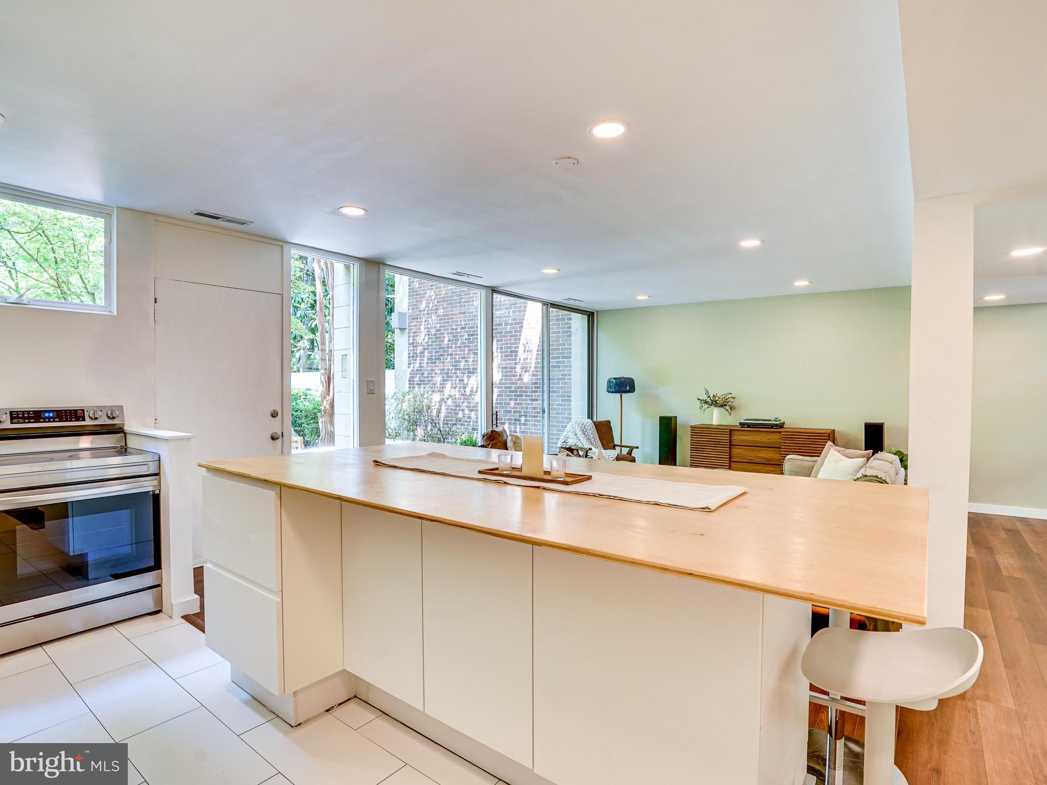 11513 Maple Ridge Road Reston, VA 20190 - Photo 10 of 51 Gallery Image 10