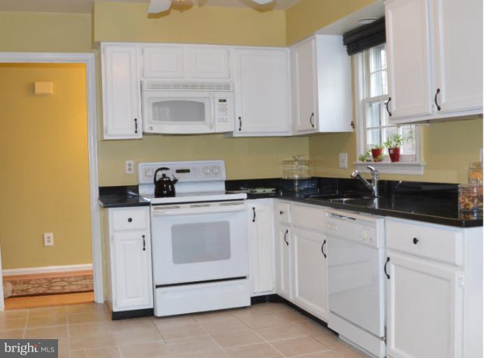 2070 Cobblestone Lane Reston, VA 20191 - Photo 18 of 25 Kitchen