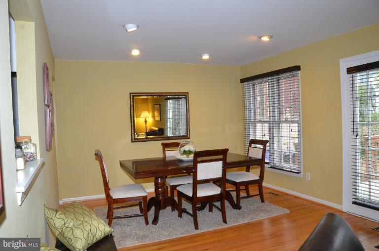 2070 Cobblestone Lane Reston, VA 20191 - Photo 20 of 25 Dining Area