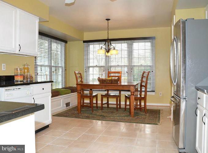 2070 Cobblestone Lane Reston, VA 20191 - Photo 23 of 25 Kitchen