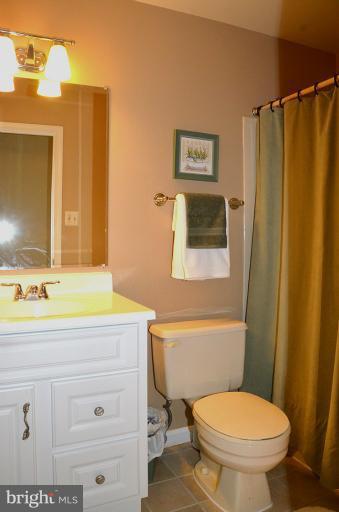 2070 Cobblestone Lane Reston, VA 20191 - Photo 10 of 25 Bath - Upper Level