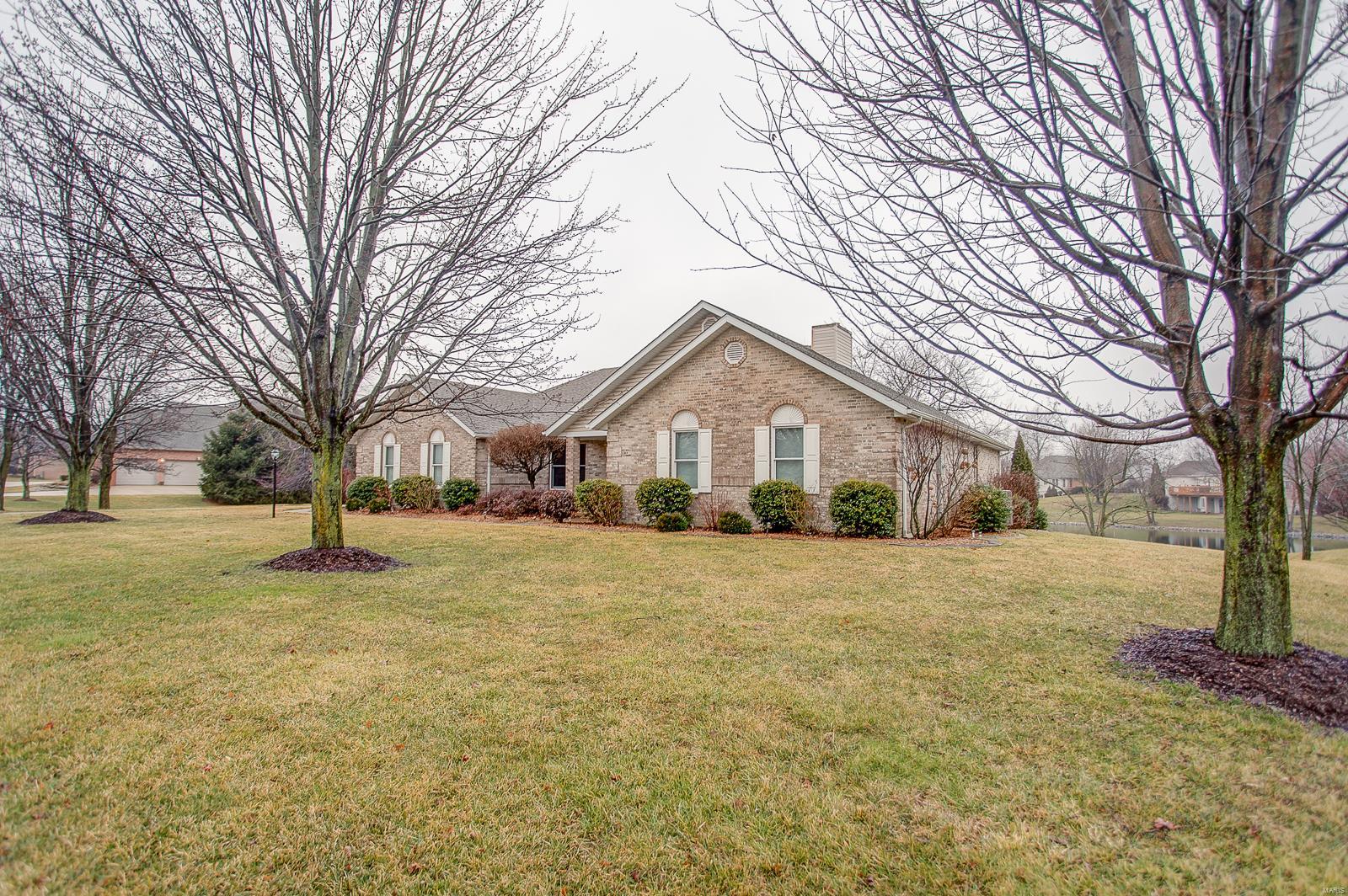 1135 Rutherford Ridge O'Fallon, IL 62269 - Photo 2 of 43