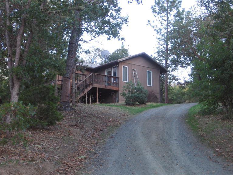 5595 Foley Lane Central Point, OR 97502 - Photo 1 of 16 Primary Photo