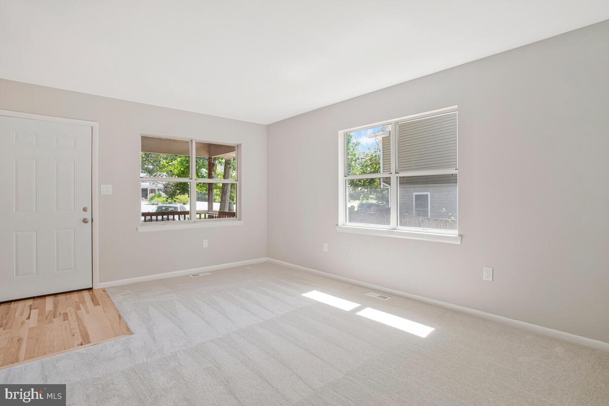 251 Cape St John Road Annapolis, MD 21401 - Photo 21 of 61 an empty room with windows