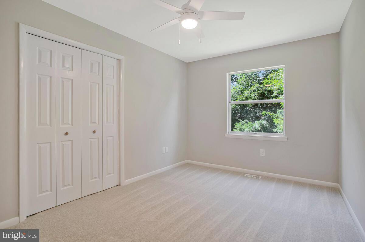 251 Cape St John Road Annapolis, MD 21401 - Photo 30 of 61 an empty room with a window