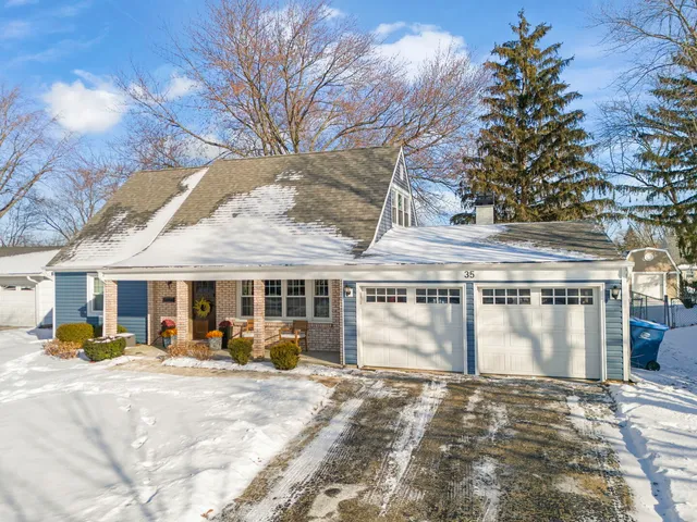 $525,000 | 35 Cloverdale Lane, Schaumburg, IL 60193