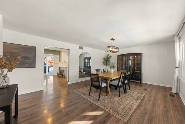 $525,000 | 35 Cloverdale Lane, Schaumburg, IL 60193