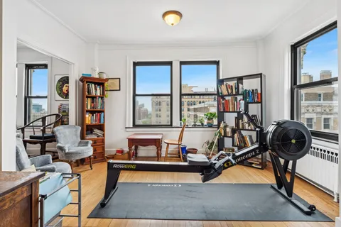 $289,500 | 1755 East 55th Street, Unit 1201, Chicago, IL 60637