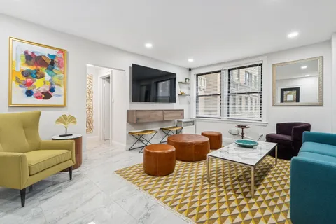 $289,500 | 1755 East 55th Street, Unit 1201, Chicago, IL 60637