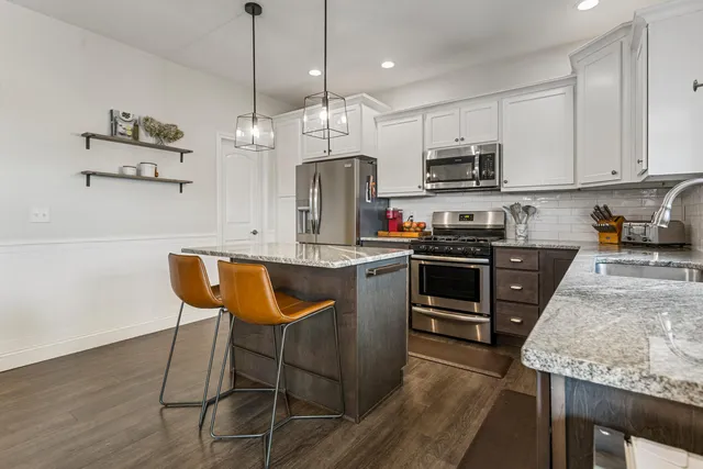 $429,900 | 806 Cole Lane, Mahomet, IL 61853