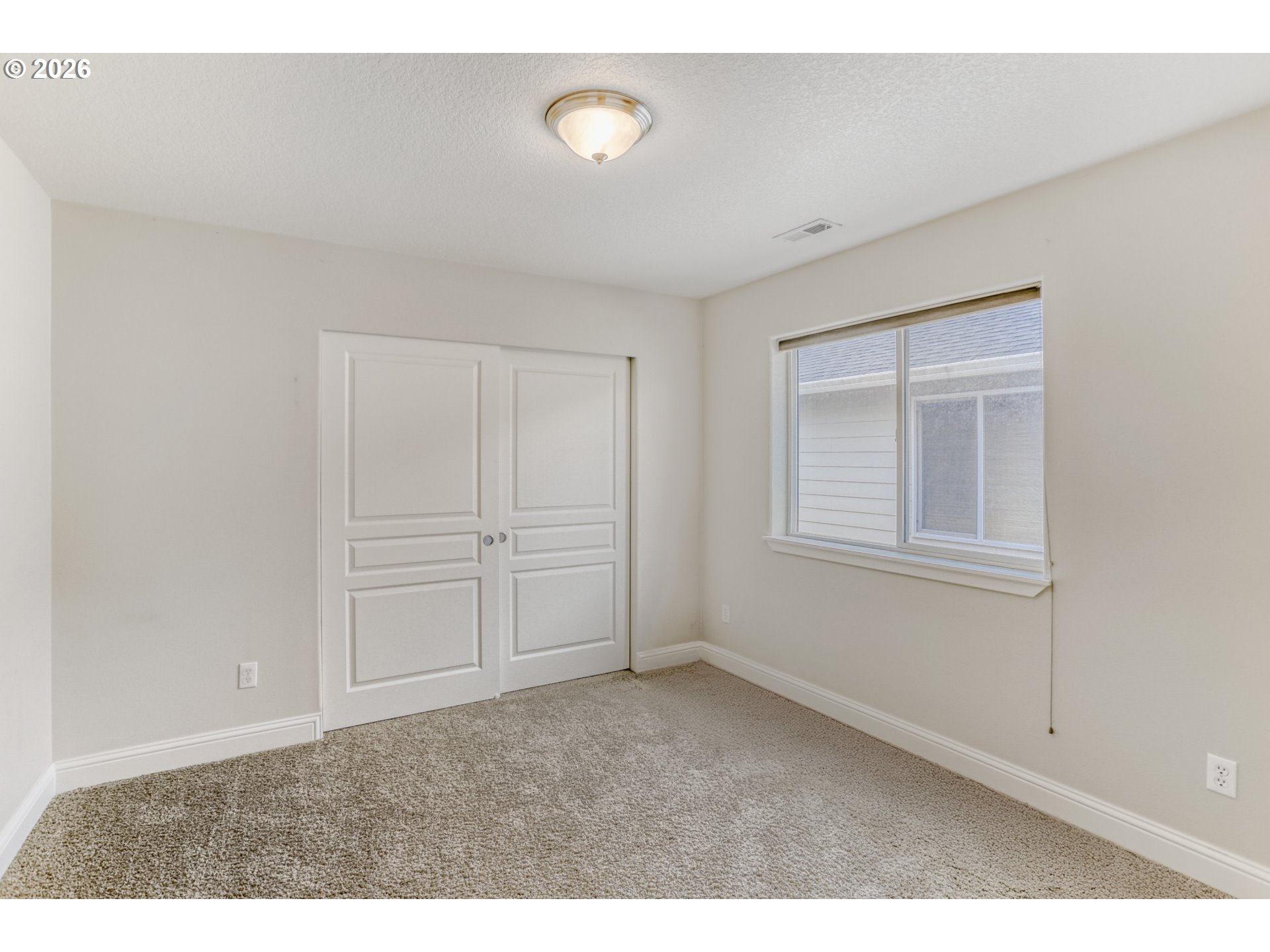 21533 Southwest Susan Lane Beaverton, OR 97003 - Photo 18 of 31 a view of an empty room and window
