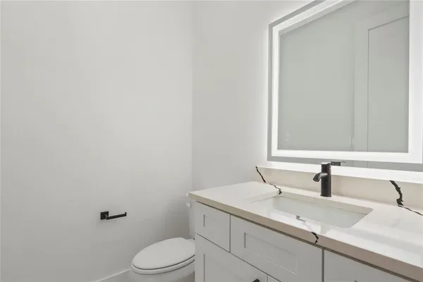 $3,600 | 306 East 7th Street, Dallas, TX 75203