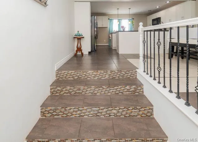 a view of entryway with a rug