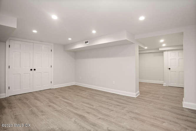 17 Hillside Drive Greenwich, CT 06830 - Photo 12 of 18 a view of an empty room