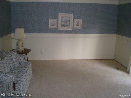 Fam Rm w/Doorwall to Deck