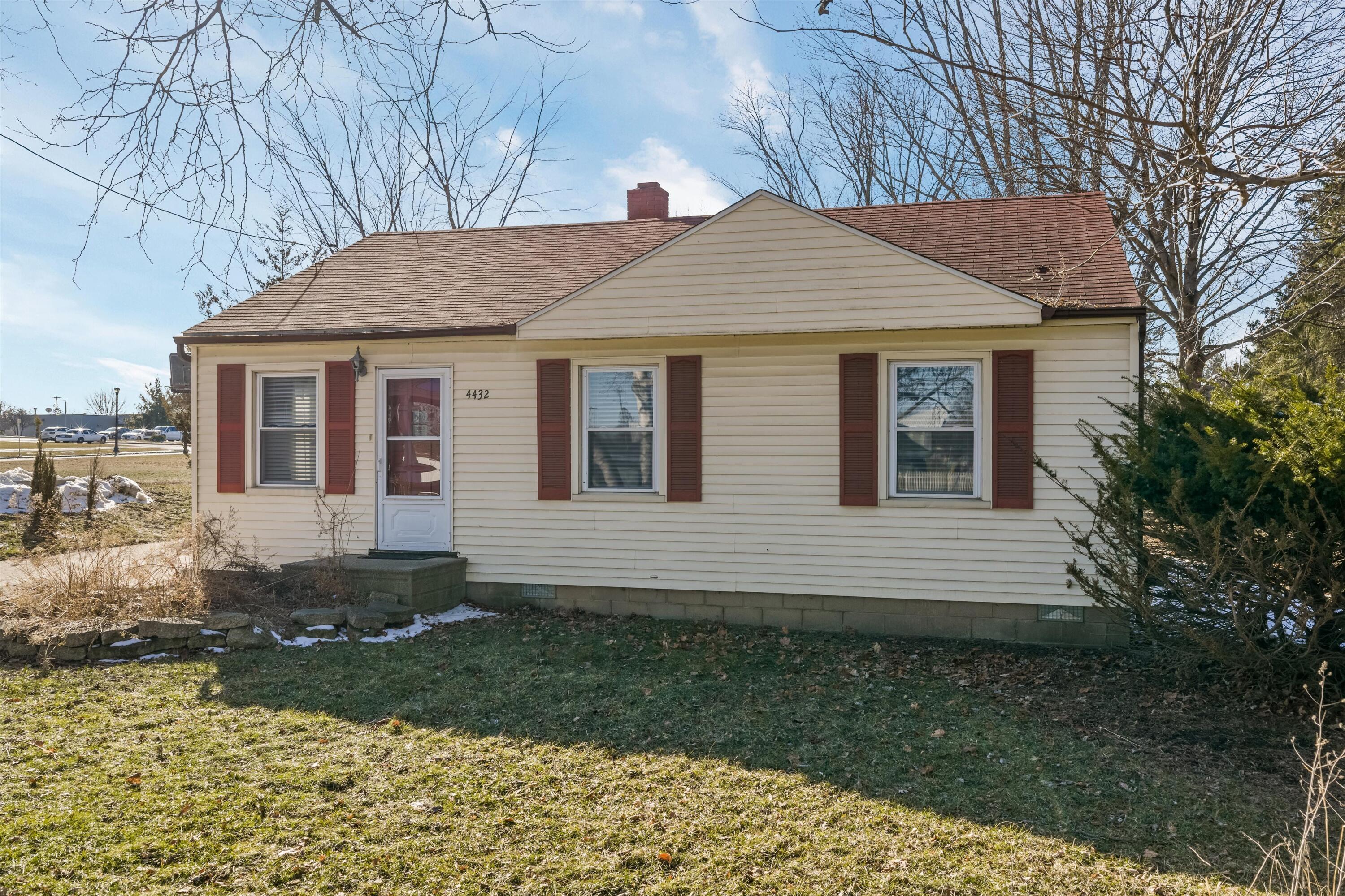 4432 Morrish Road Swartz Creek, MI 48473 - Photo 3 of 17 Front