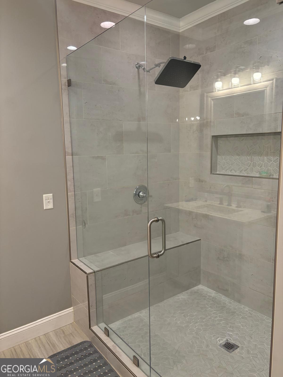 388 Forest Avenue Baxley, GA 31513 - Photo 10 of 28 a bathroom with a shower