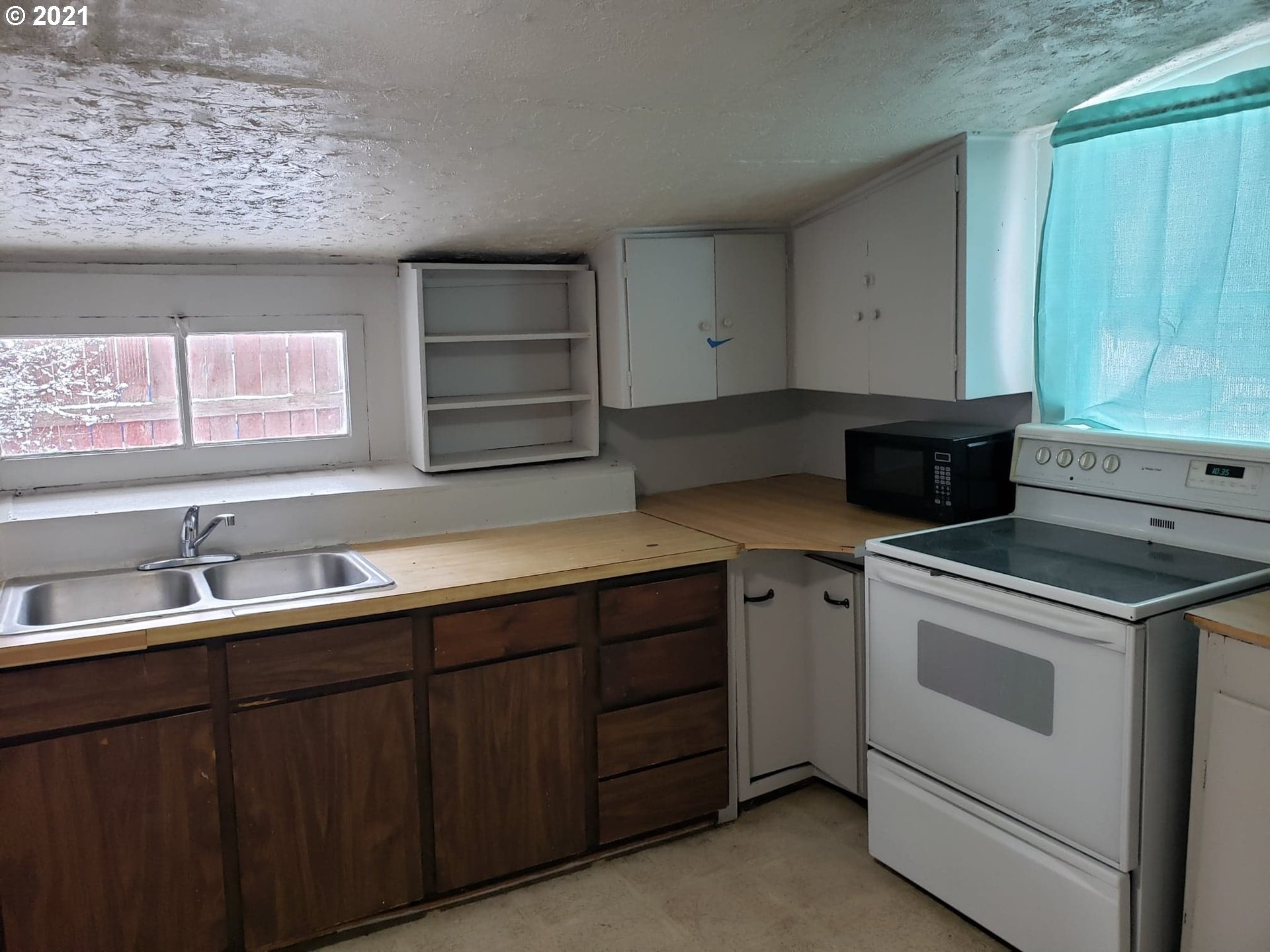 507 Southwest 13th Street Pendleton, OR 97801 - Photo 3 of 15