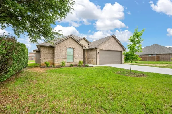 $349,900 | 1707 Lakeway Drive, Cleburne, TX 76033