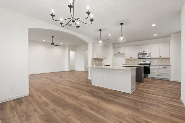 $349,900 | 1707 Lakeway Drive, Cleburne, TX 76033