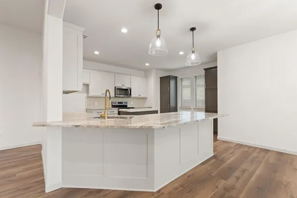 $349,900 | 1707 Lakeway Drive, Cleburne, TX 76033