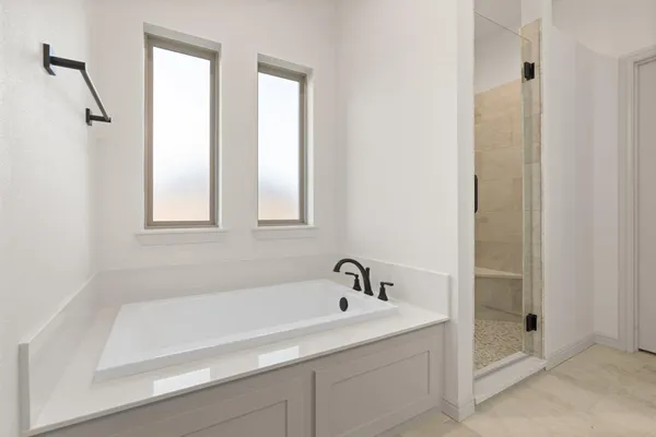 $349,900 | 1707 Lakeway Drive, Cleburne, TX 76033